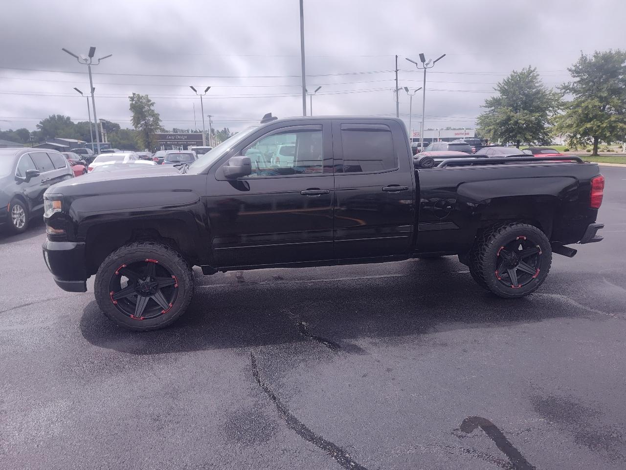Chevrolet Silverado 1500 4WD Double Cab 143.5" LT w/2LT 2017
