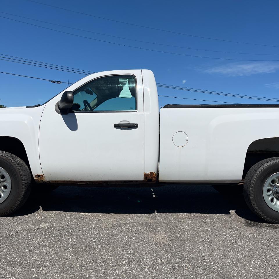 Chevrolet Silverado 1500 4WD Reg Cab 133.0" Work Truck 2012
