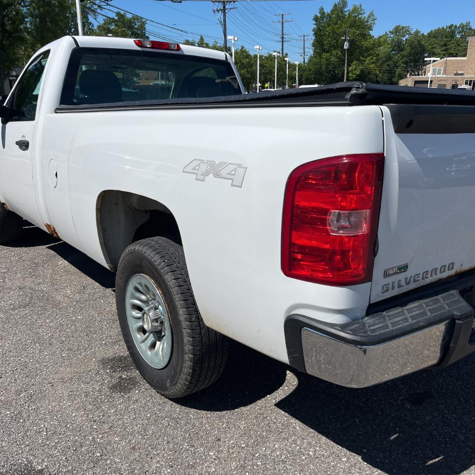 Chevrolet Silverado 1500 4WD Reg Cab 133.0" Work Truck 2012