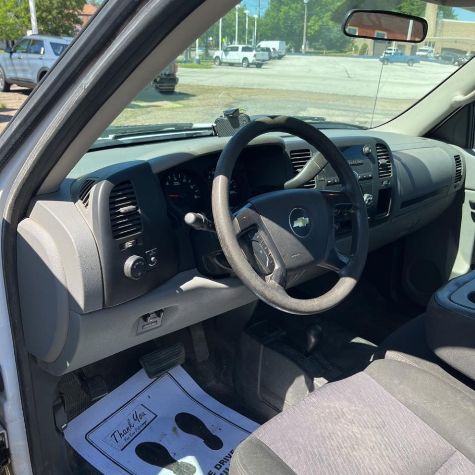 Chevrolet Silverado 1500 4WD Reg Cab 133.0" Work Truck 2012