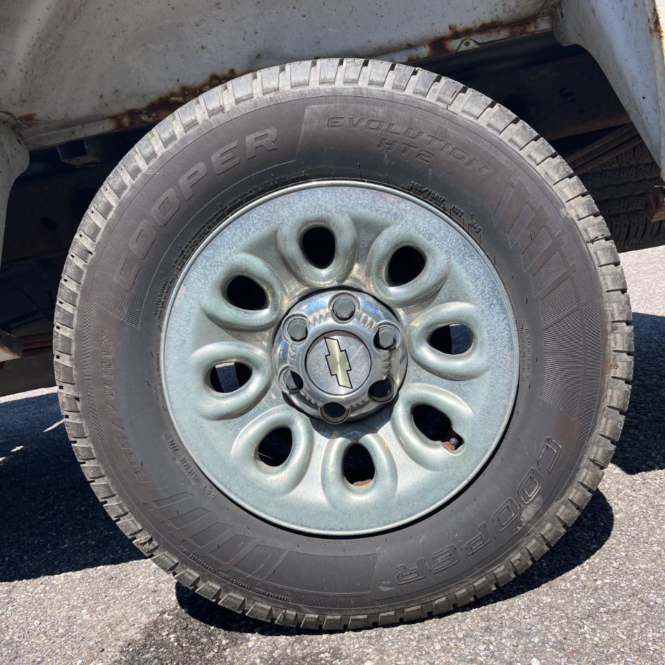 Chevrolet Silverado 1500 4WD Reg Cab 133.0" Work Truck 2012