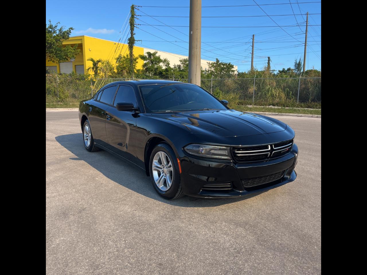 Dodge Charger 4dr Sdn SE RWD 2016