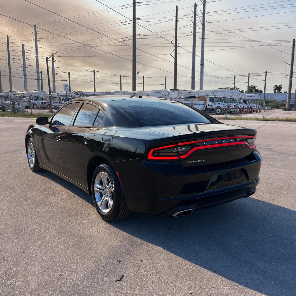Dodge Charger 4dr Sdn SE RWD 2016