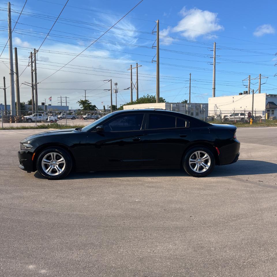 Dodge Charger 4dr Sdn SE RWD 2016