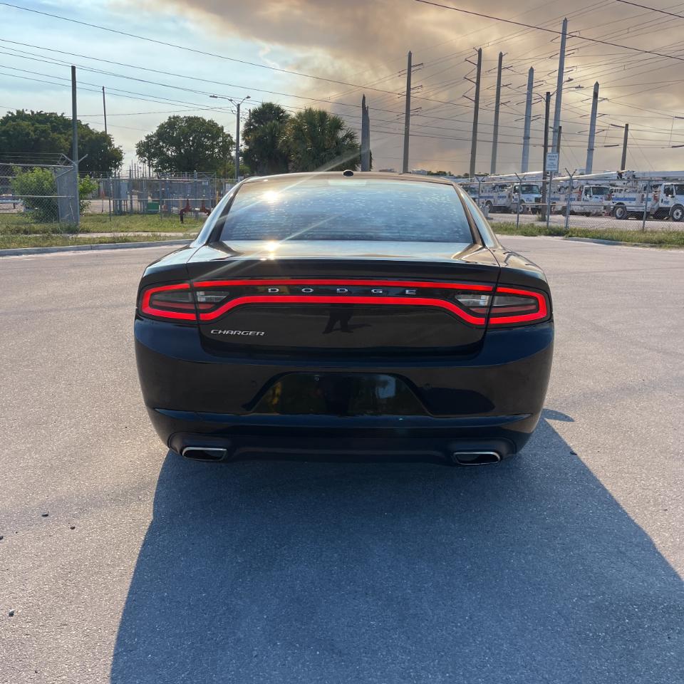 Dodge Charger 4dr Sdn SE RWD 2016