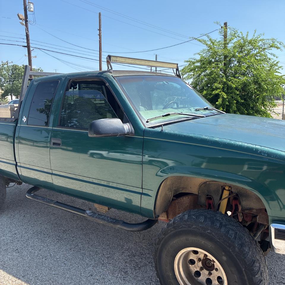 Chevrolet C/K 1500 Ext Cab 141.5" WB 4WD 1998