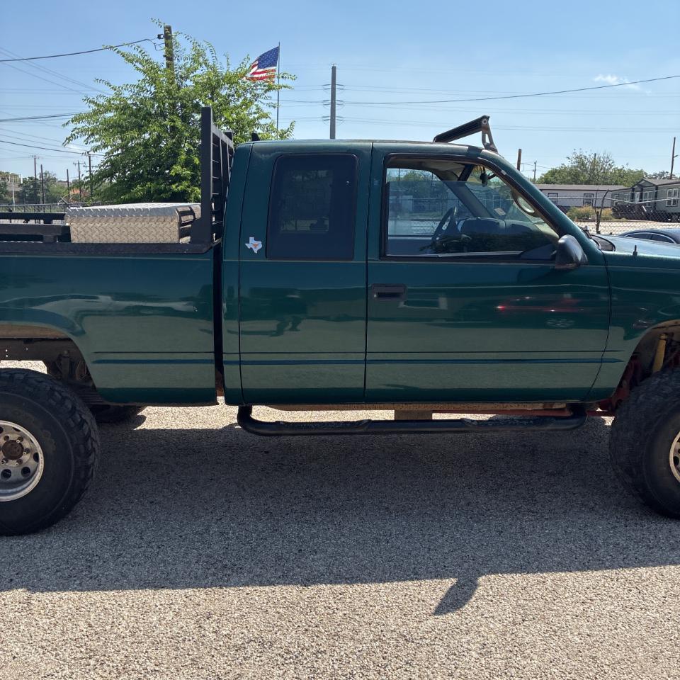 Chevrolet C/K 1500 Ext Cab 141.5" WB 4WD 1998