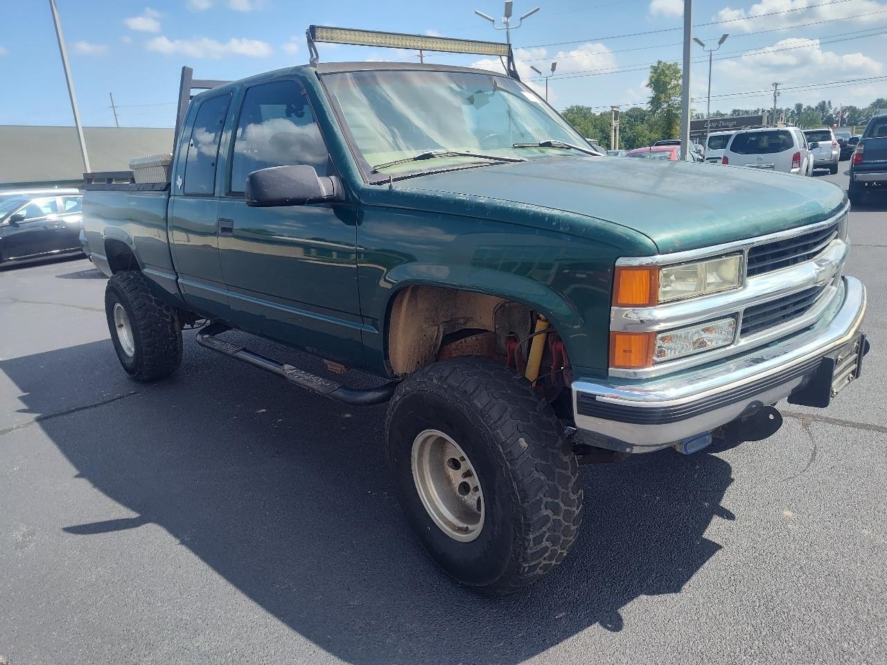 Chevrolet C/K 1500 Ext Cab 141.5" WB 4WD 1998