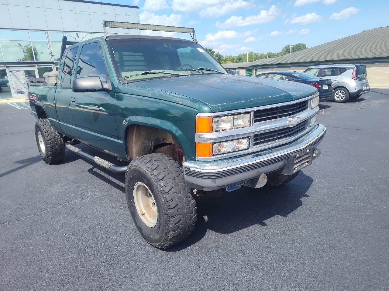 Chevrolet C/K 1500 Ext Cab 141.5" WB 4WD 1998