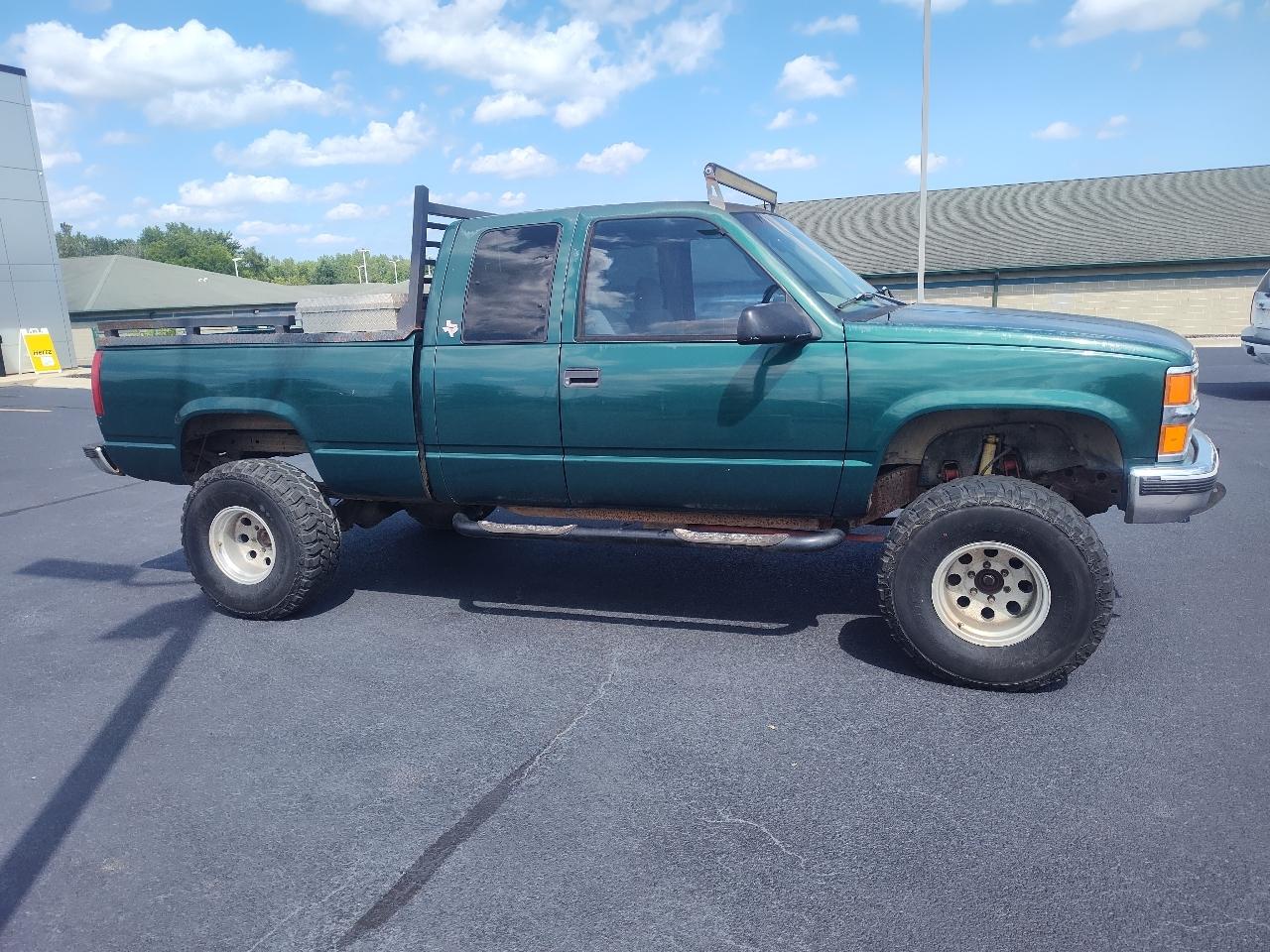 Chevrolet C/K 1500 Ext Cab 141.5" WB 4WD 1998