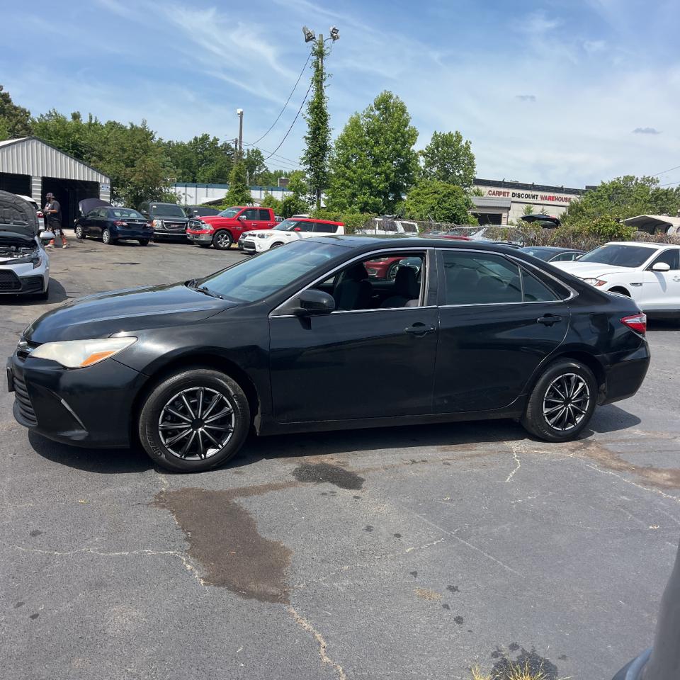 Toyota Camry XLE Auto (Natl) 2017
