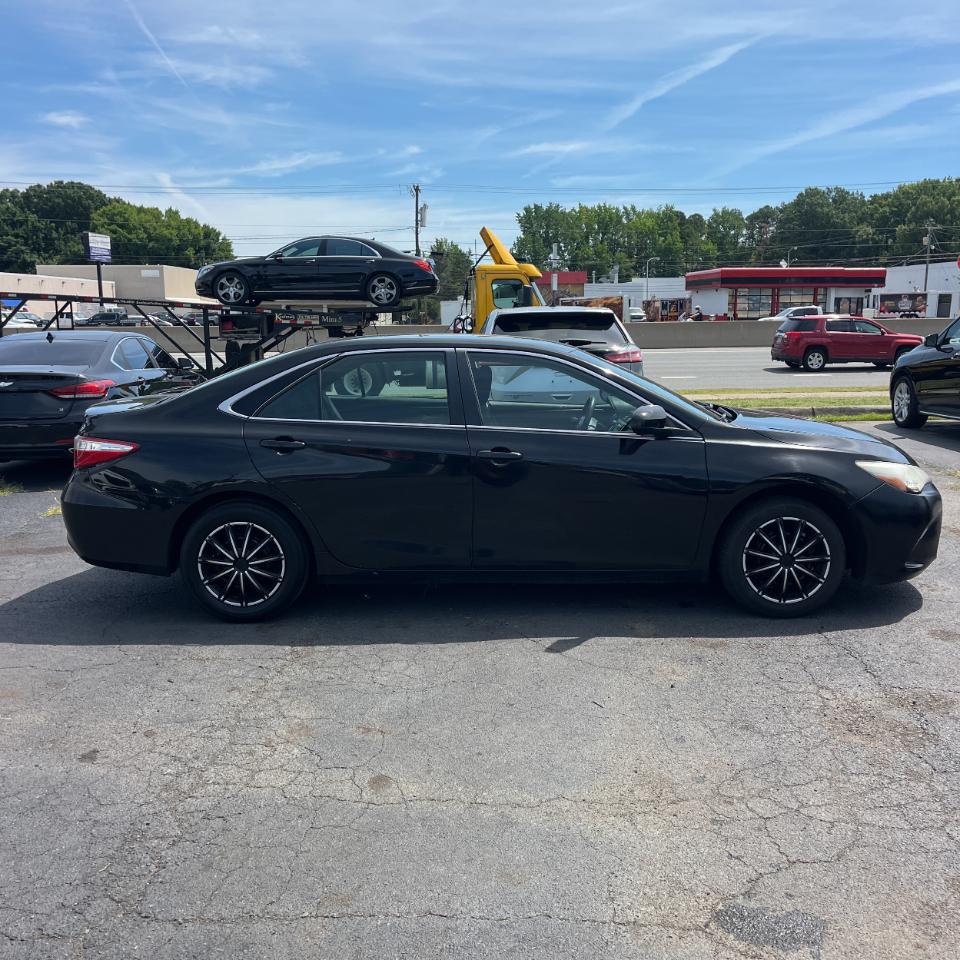 Toyota Camry XLE Auto (Natl) 2017