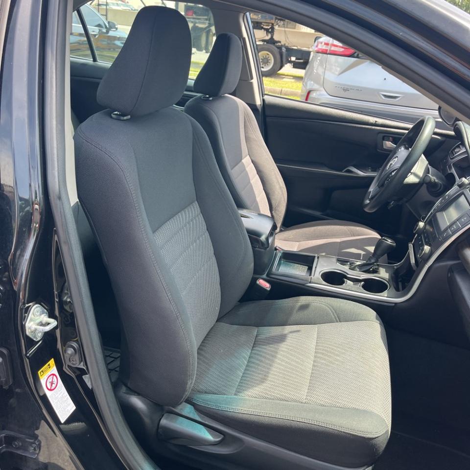 Toyota Camry XLE Auto (Natl) 2017