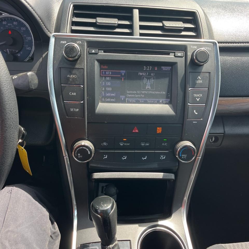 Toyota Camry XLE Auto (Natl) 2017