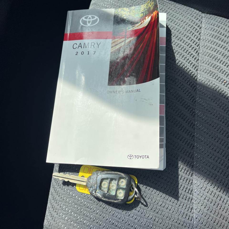Toyota Camry XLE Auto (Natl) 2017