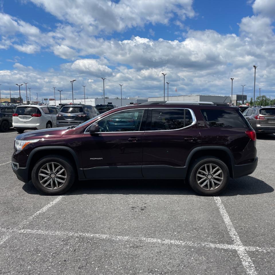 GMC Acadia AWD 4dr SLE w/SLE-2 2017