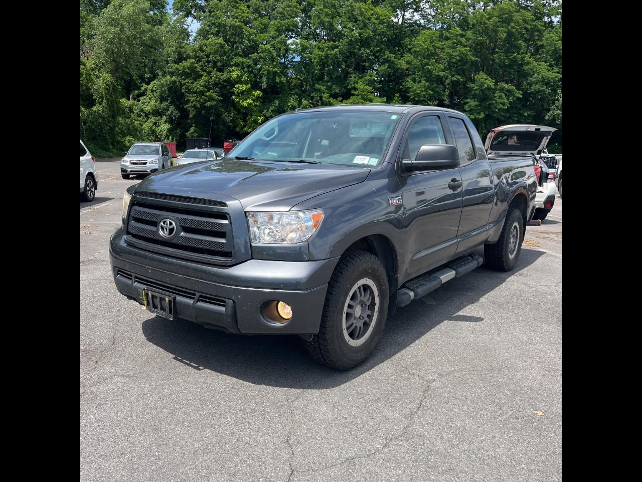 Toyota Tundra 4WD Truck Dbl 5.7L V8 6-Spd AT (Natl) 2011