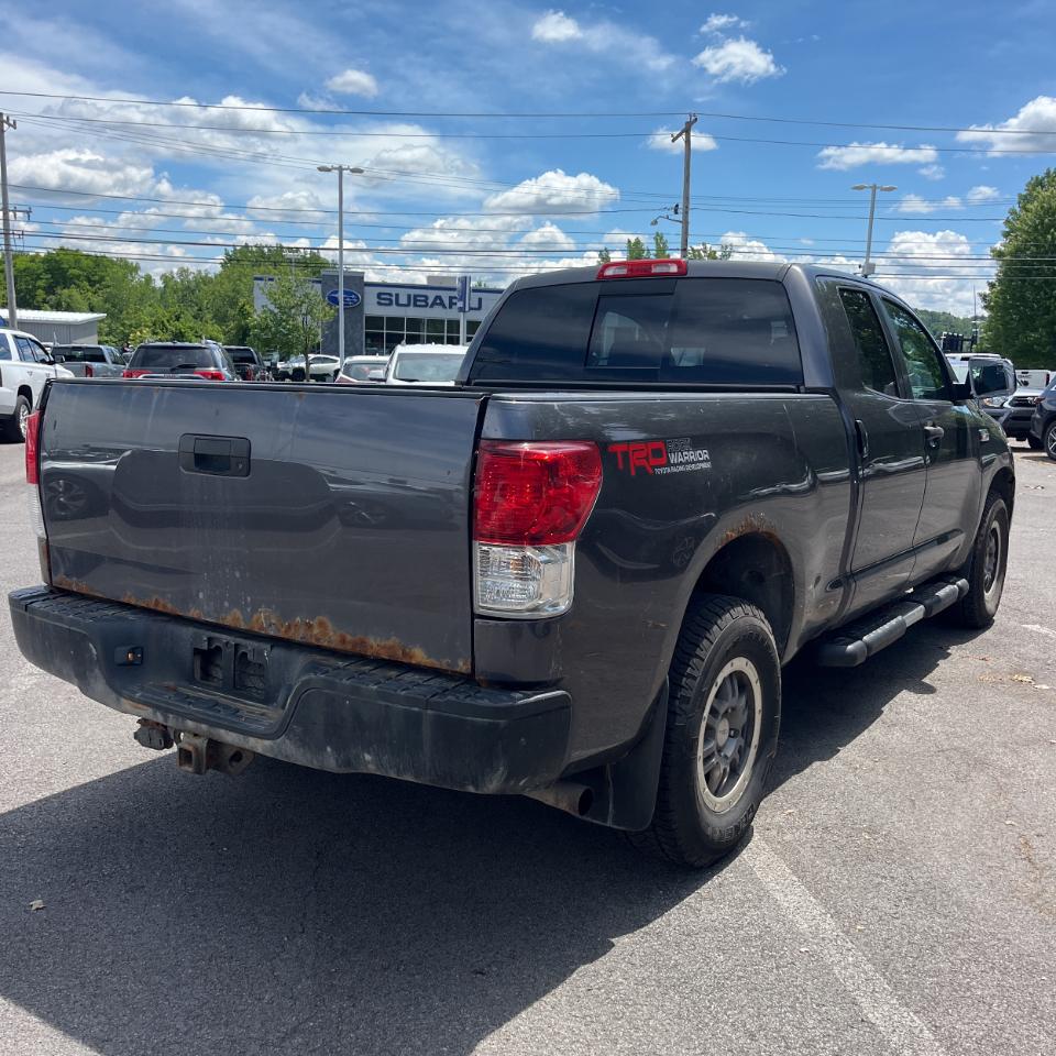 Toyota Tundra 4WD Truck Dbl 5.7L V8 6-Spd AT (Natl) 2011