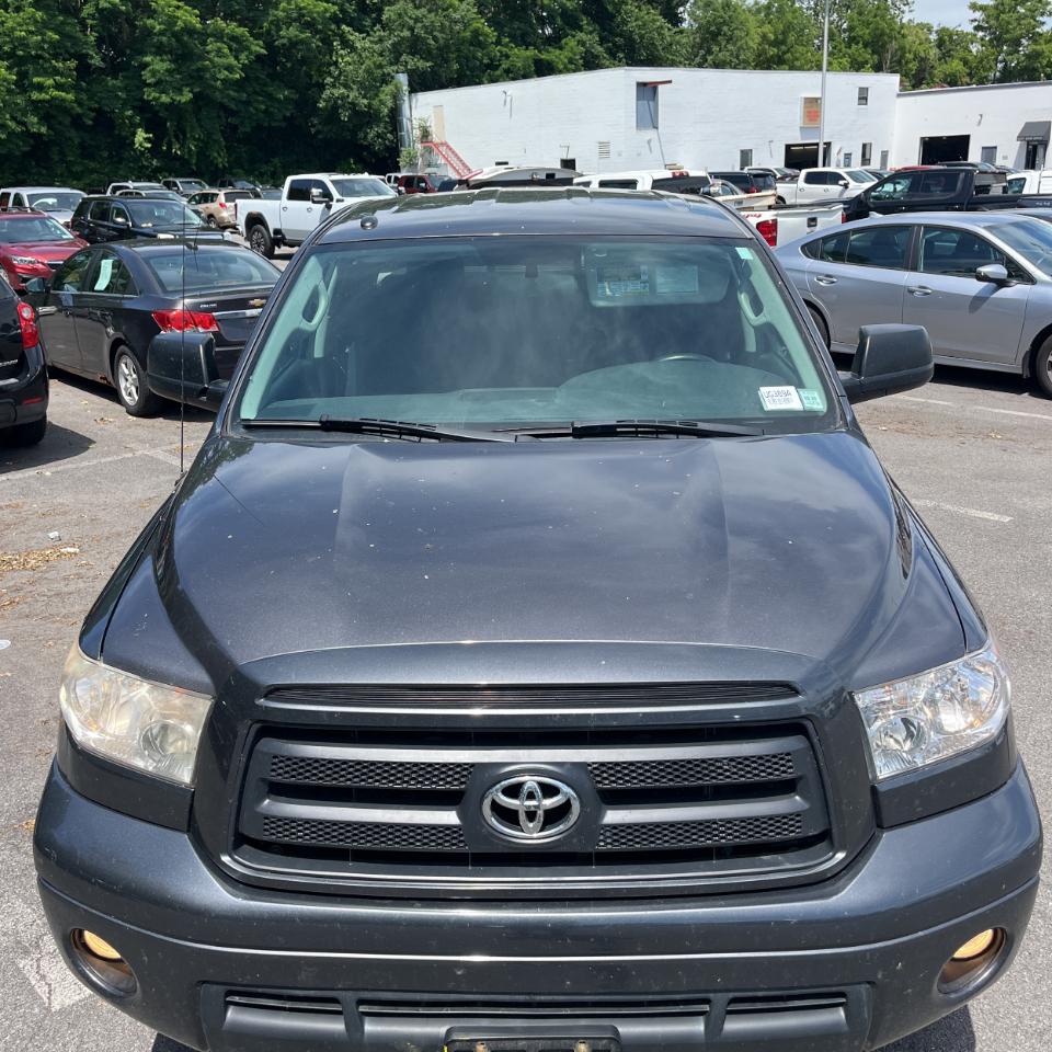 Toyota Tundra 4WD Truck Dbl 5.7L V8 6-Spd AT (Natl) 2011