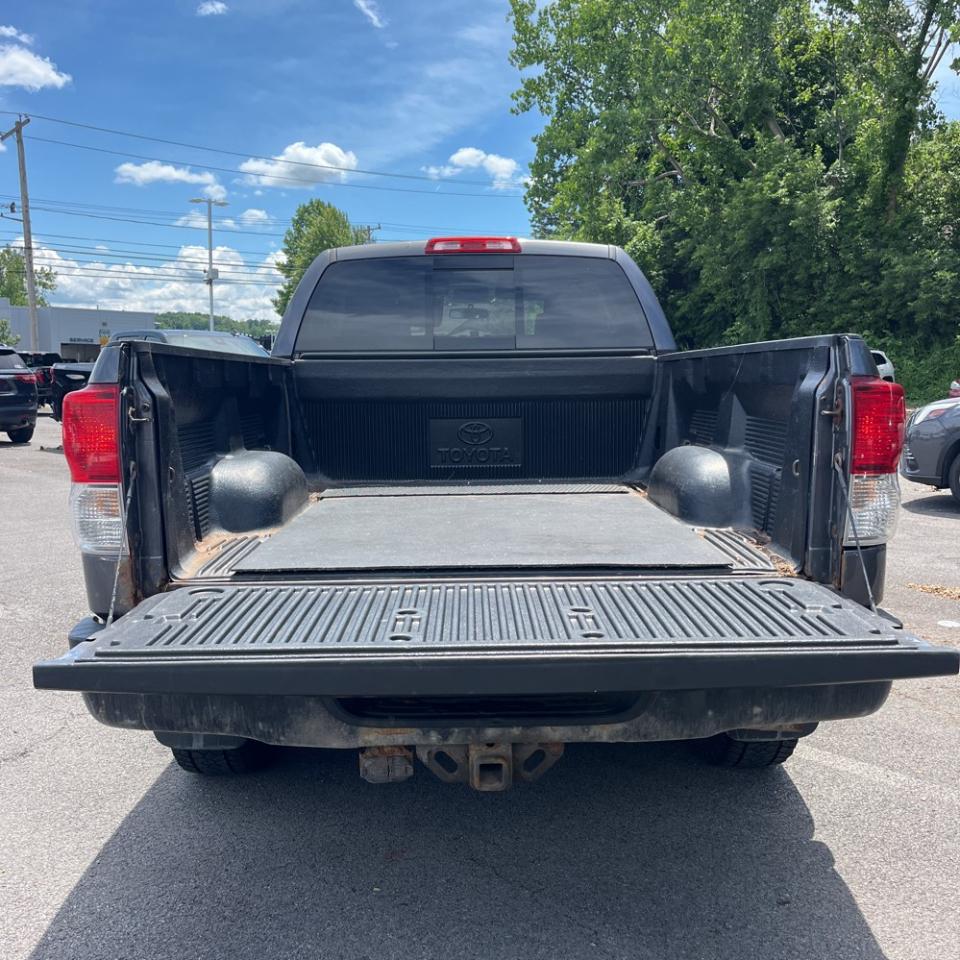 Toyota Tundra 4WD Truck Dbl 5.7L V8 6-Spd AT (Natl) 2011