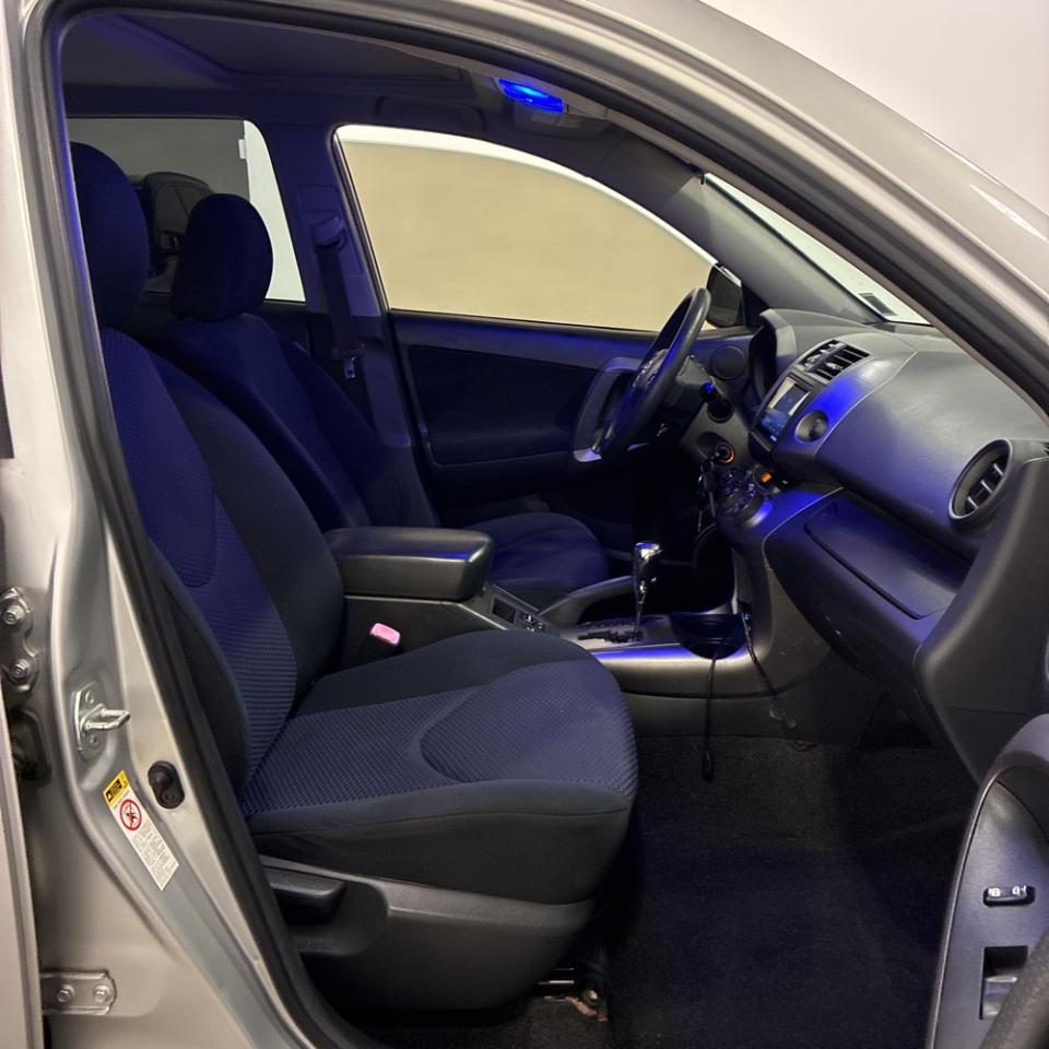 Toyota RAV4 4WD 4dr 4-cyl 4-Spd AT Sport (Natl) 2010