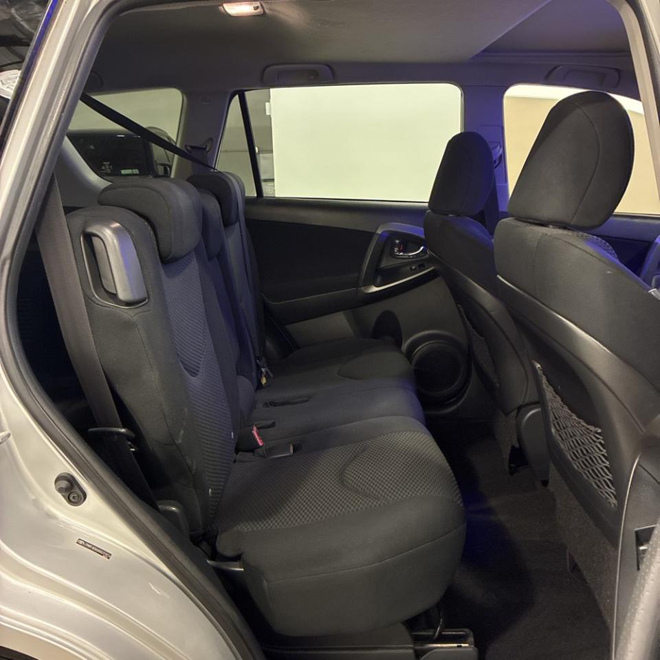 Toyota RAV4 4WD 4dr 4-cyl 4-Spd AT Sport (Natl) 2010