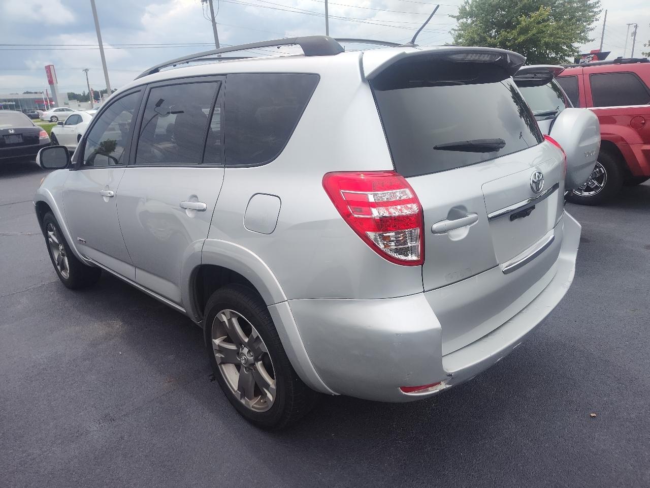 Toyota RAV4 4WD 4dr 4-cyl 4-Spd AT Sport (Natl) 2010