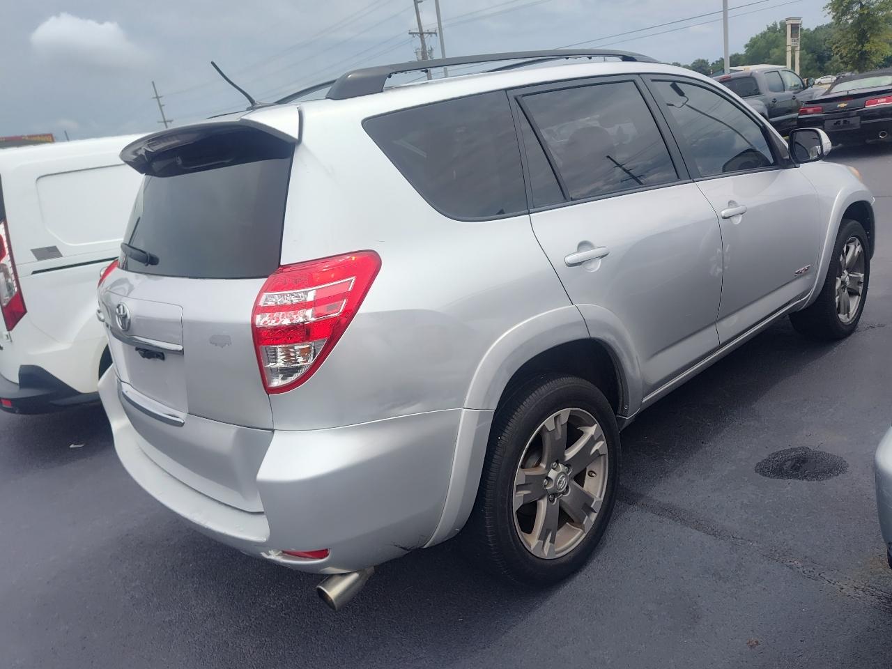Toyota RAV4 4WD 4dr 4-cyl 4-Spd AT Sport (Natl) 2010