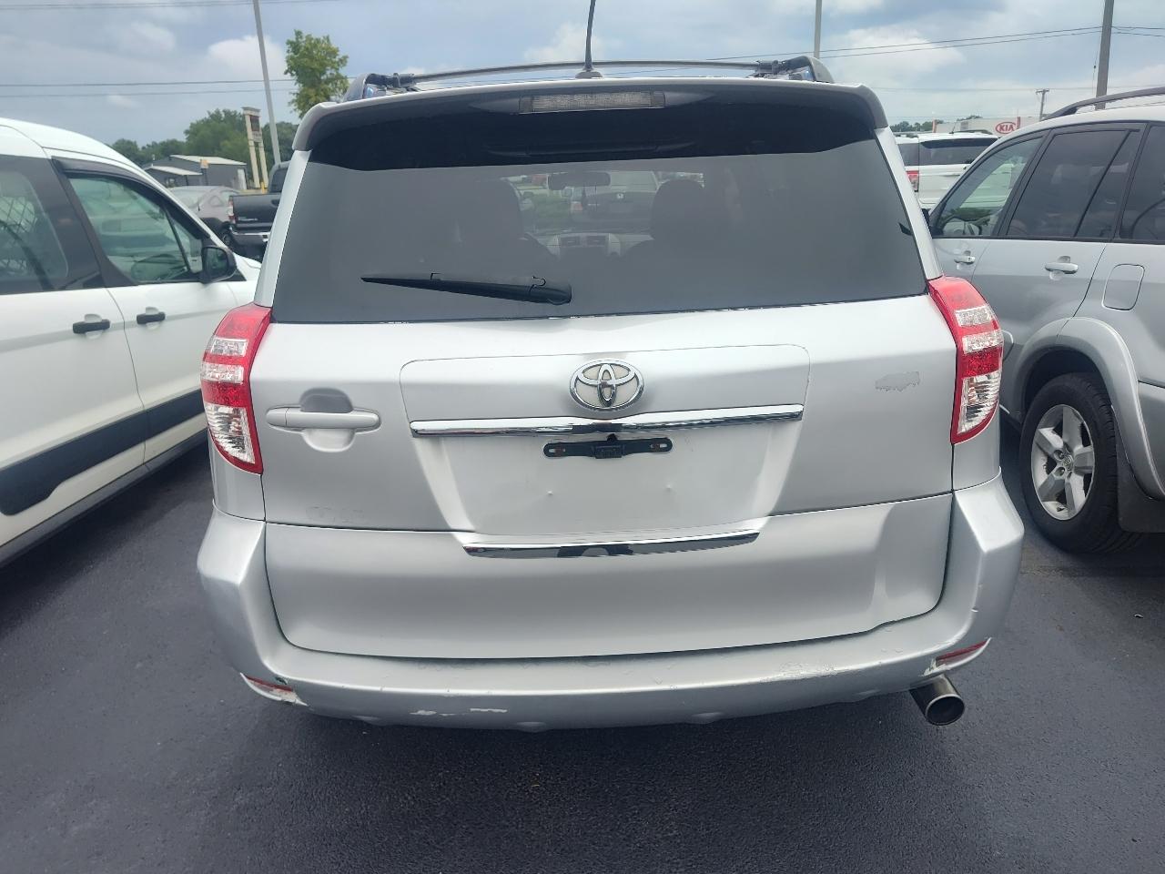 Toyota RAV4 4WD 4dr 4-cyl 4-Spd AT Sport (Natl) 2010