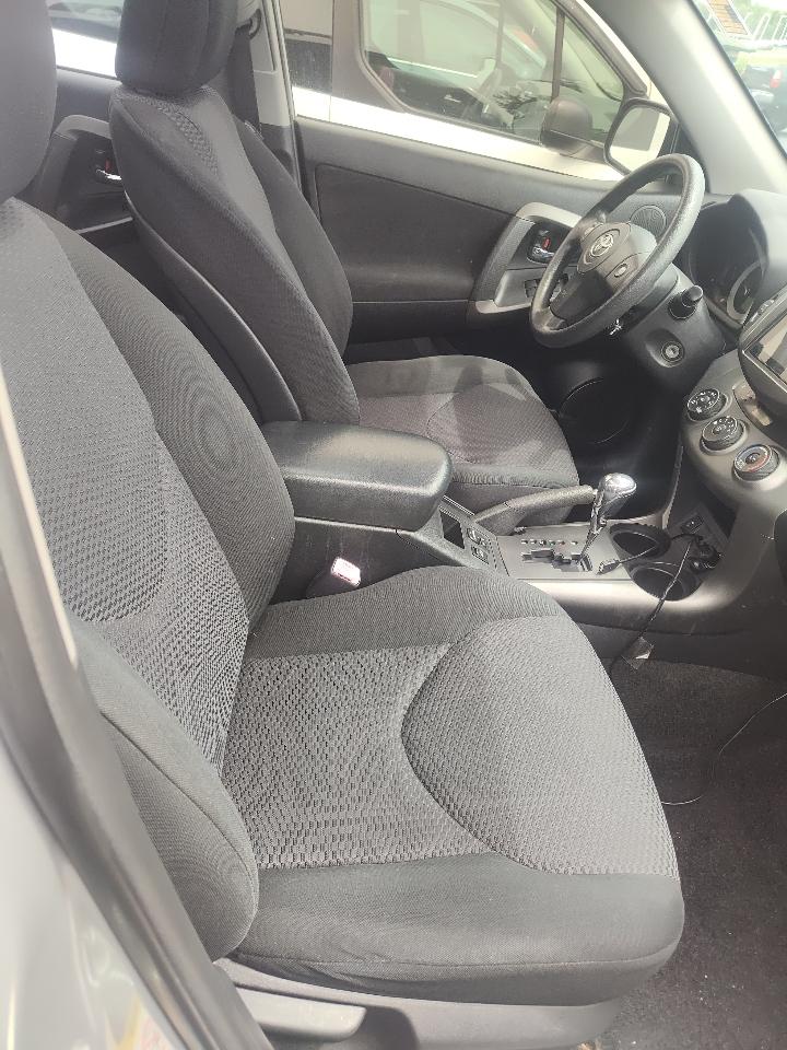 Toyota RAV4 4WD 4dr 4-cyl 4-Spd AT Sport (Natl) 2010