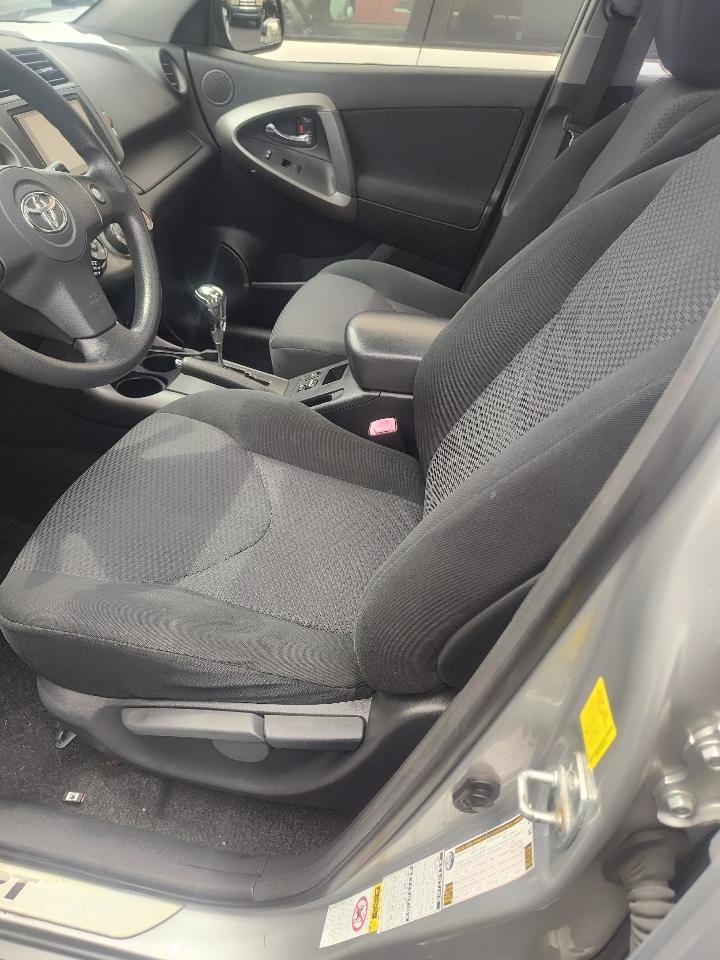 Toyota RAV4 4WD 4dr 4-cyl 4-Spd AT Sport (Natl) 2010