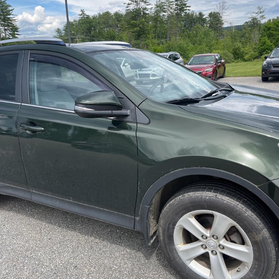 Toyota RAV4 AWD 4dr XLE (Natl) 2013