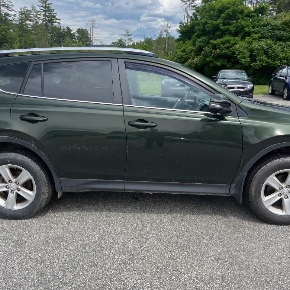 Toyota RAV4 AWD 4dr XLE (Natl) 2013