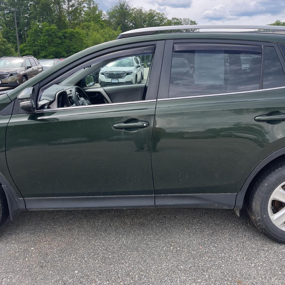 Toyota RAV4 AWD 4dr XLE (Natl) 2013
