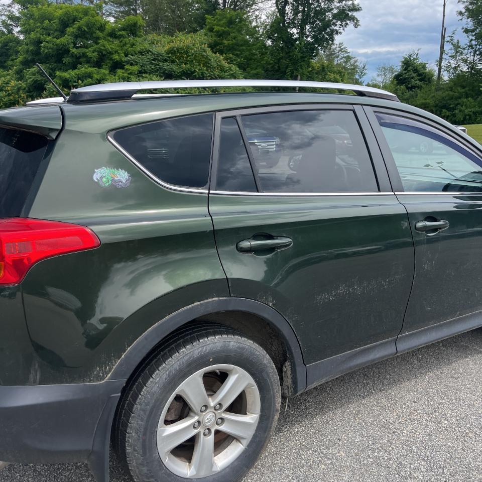 Toyota RAV4 AWD 4dr XLE (Natl) 2013