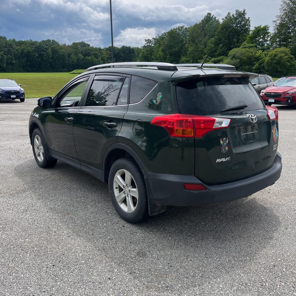 Toyota RAV4 AWD 4dr XLE (Natl) 2013