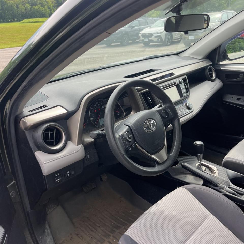 Toyota RAV4 AWD 4dr XLE (Natl) 2013