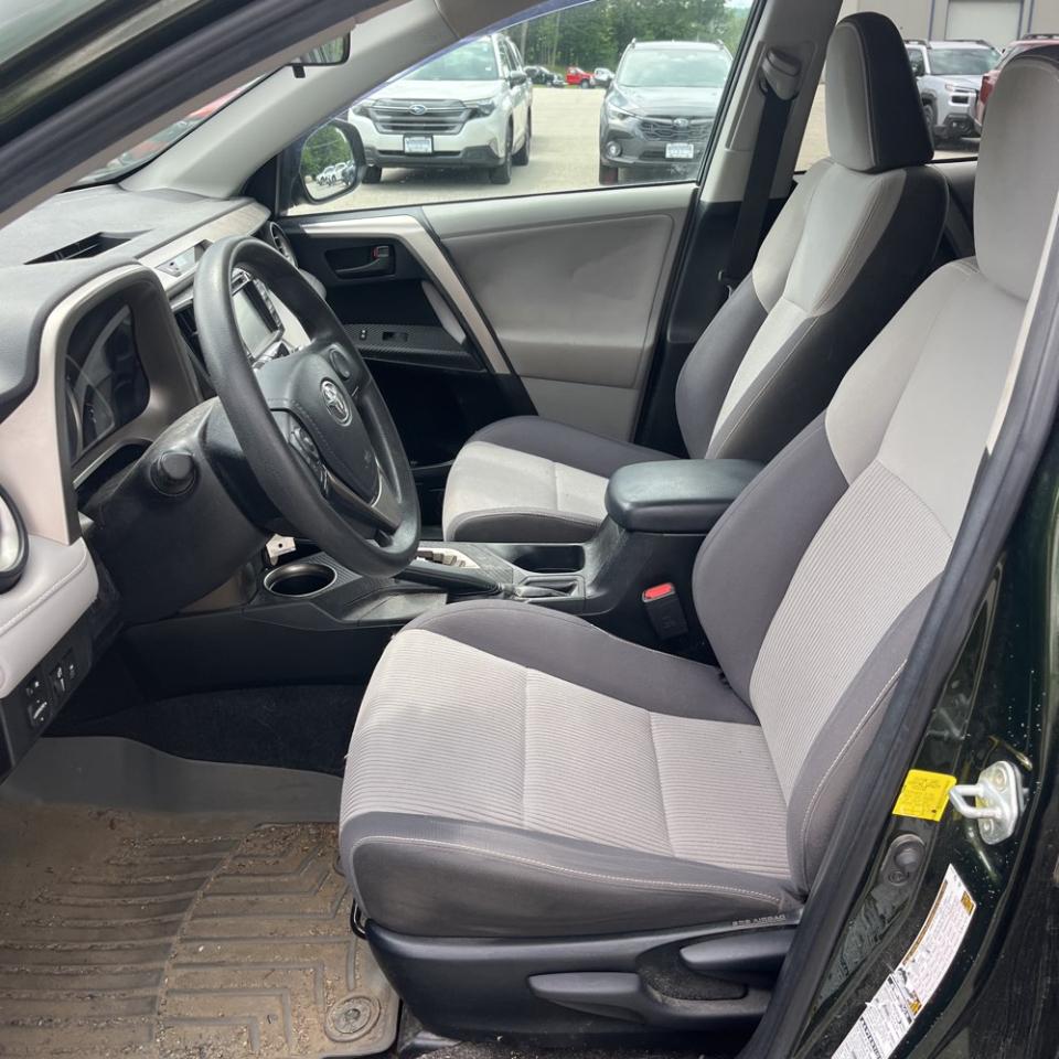 Toyota RAV4 AWD 4dr XLE (Natl) 2013