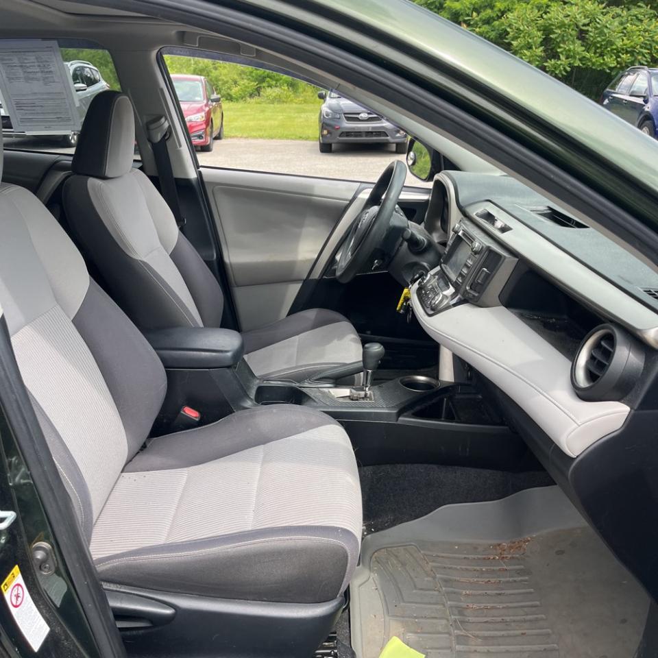 Toyota RAV4 AWD 4dr XLE (Natl) 2013