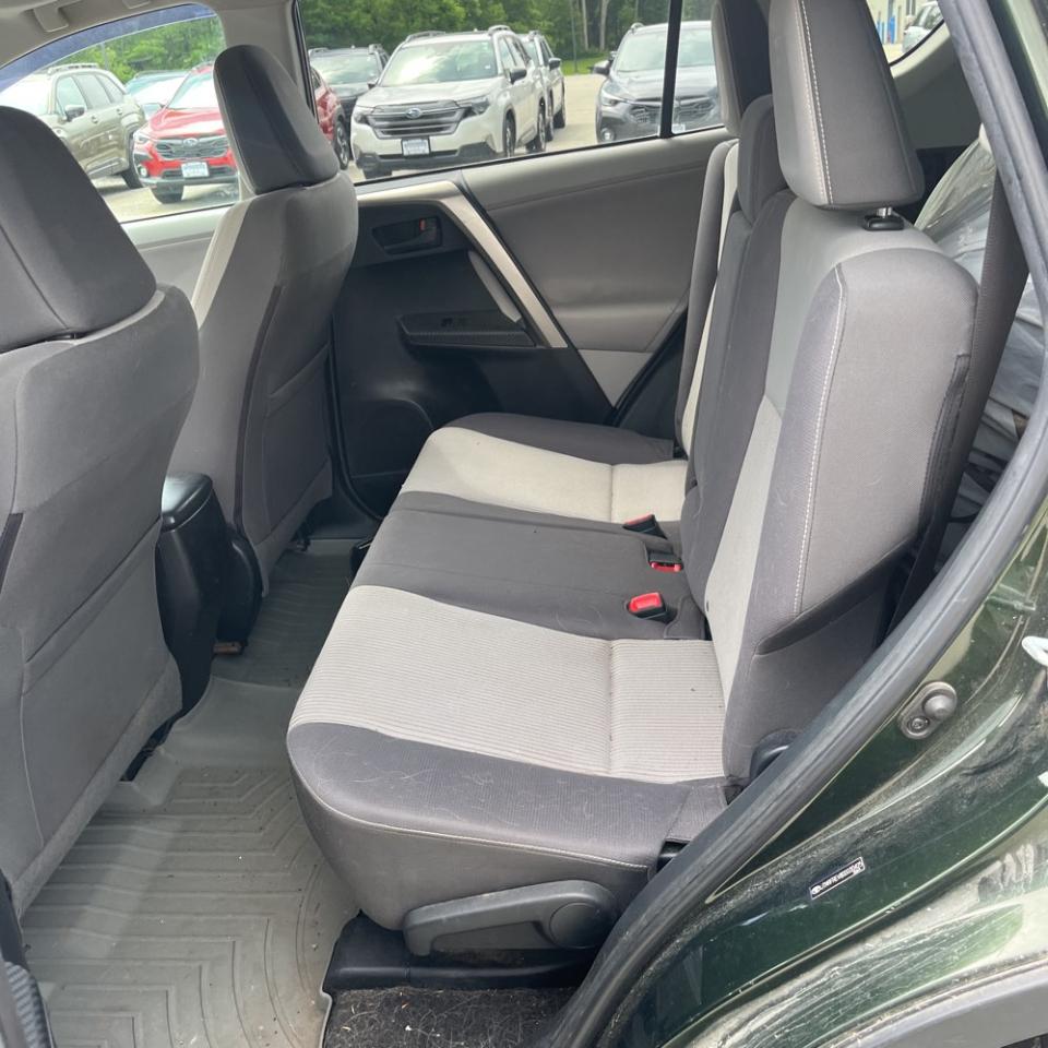 Toyota RAV4 AWD 4dr XLE (Natl) 2013