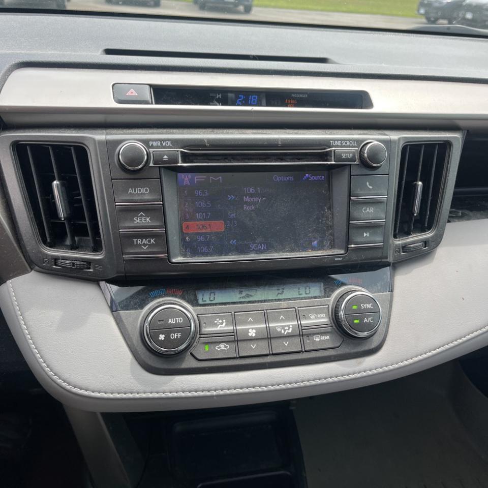 Toyota RAV4 AWD 4dr XLE (Natl) 2013