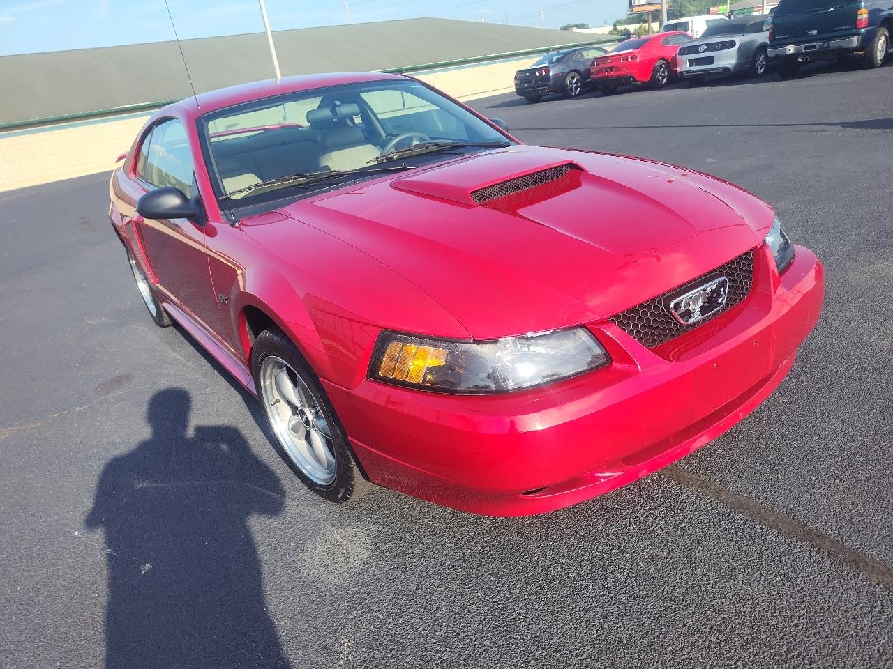 Ford Mustang 2dr Cpe GT Deluxe 2001