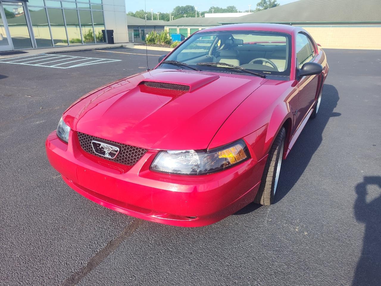 Ford Mustang 2dr Cpe GT Deluxe 2001
