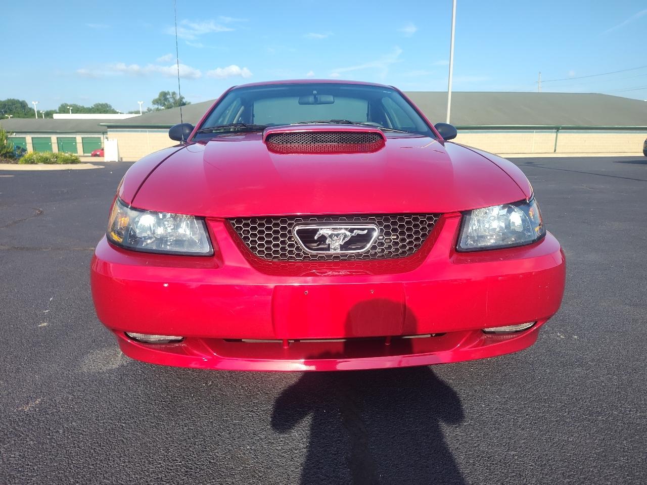 Ford Mustang 2dr Cpe GT Deluxe 2001