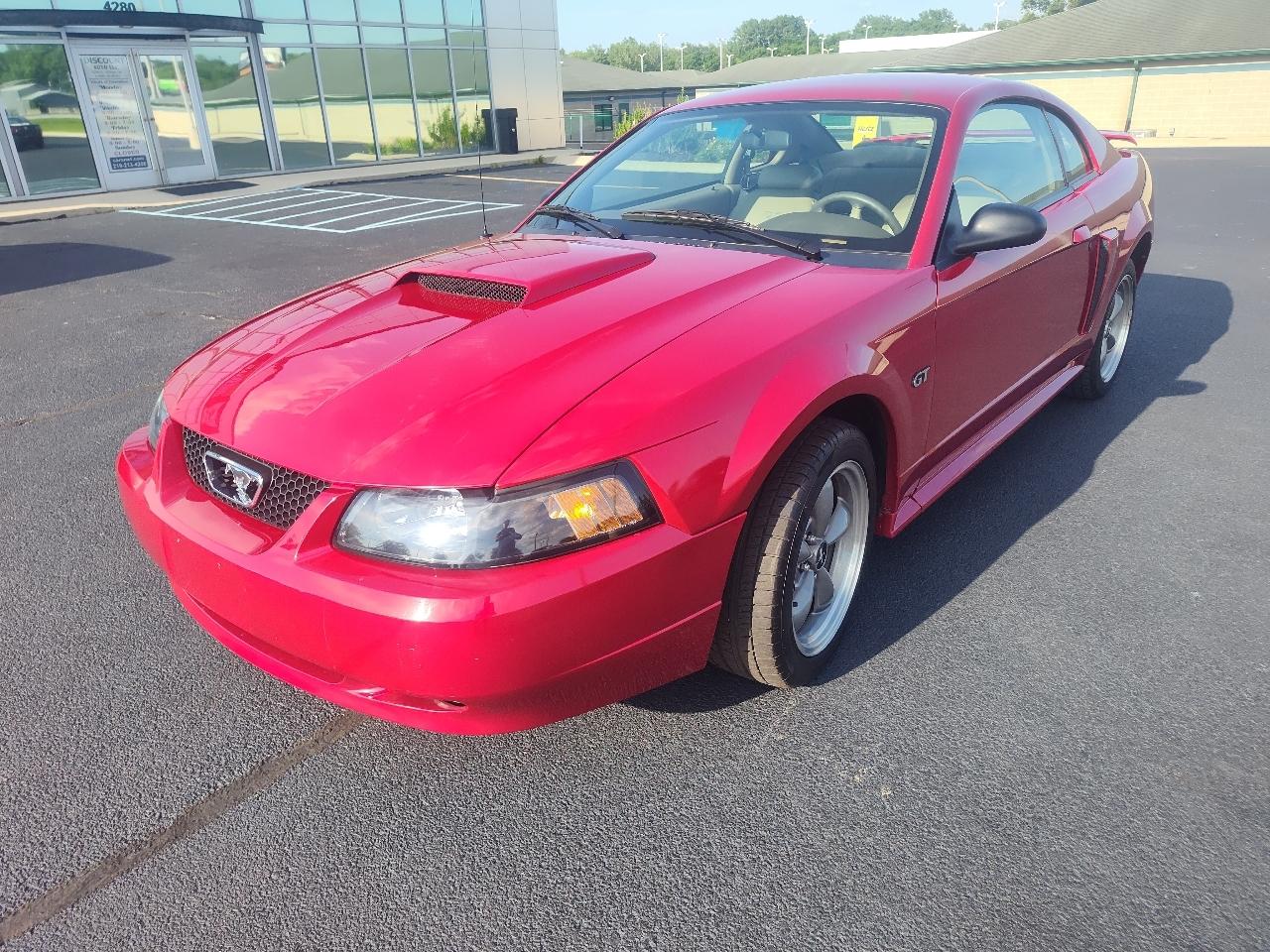 Ford Mustang 2dr Cpe GT Deluxe 2001