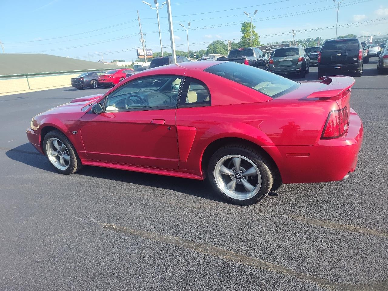 Ford Mustang 2dr Cpe GT Deluxe 2001