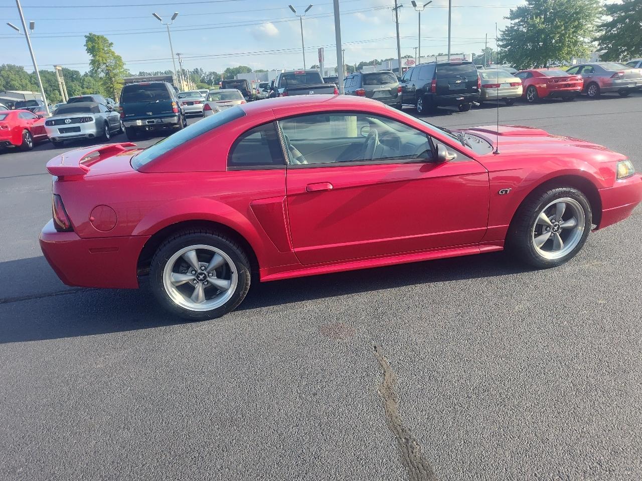 Ford Mustang 2dr Cpe GT Deluxe 2001