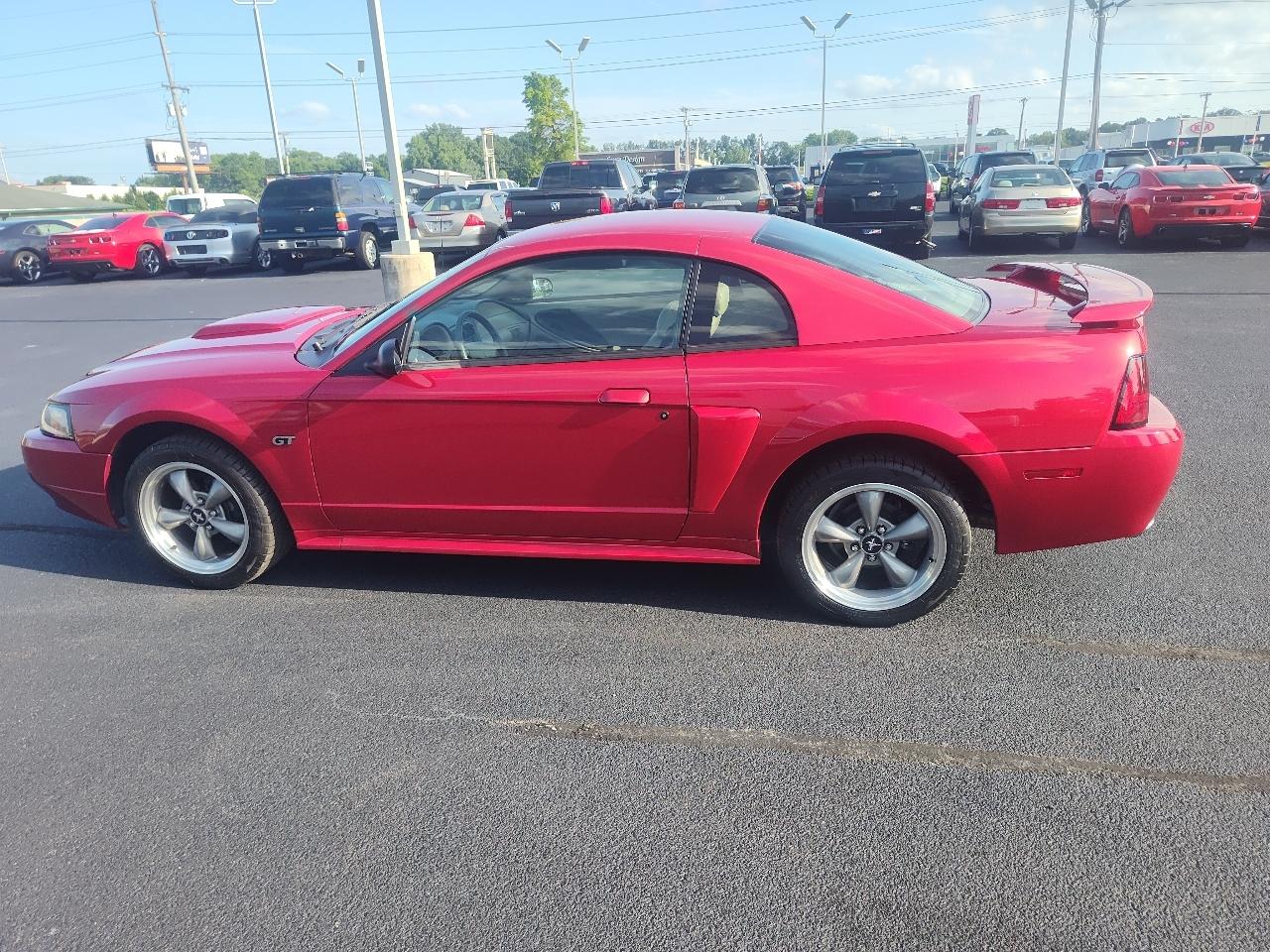 Ford Mustang 2dr Cpe GT Deluxe 2001