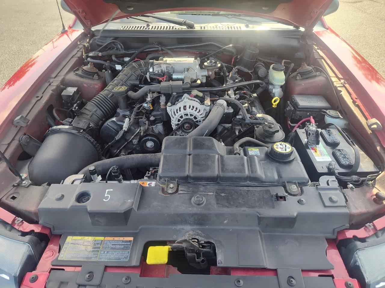 Ford Mustang 2dr Cpe GT Deluxe 2001
