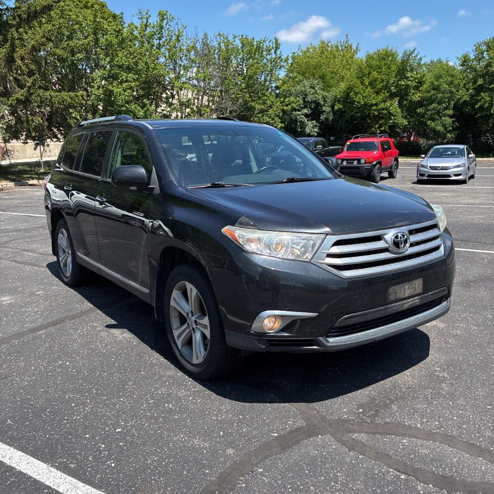 Toyota Highlander 4WD 4dr V6 Limited (Natl) 2011